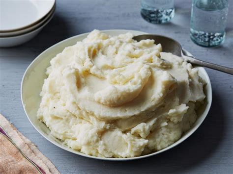 best-old-fashioned-mashed-potatoes-for-a-crowd image