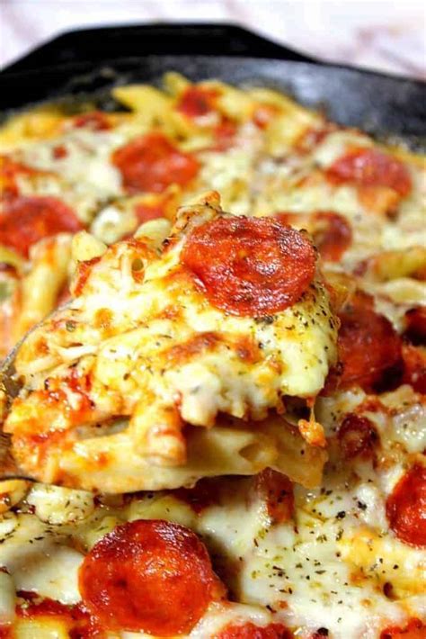 pepperoni-pizza-macaroni-and-cheese-recipe-kudos image