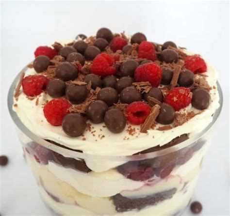easy-chocolate-trifle-recipe-create-bake-make image