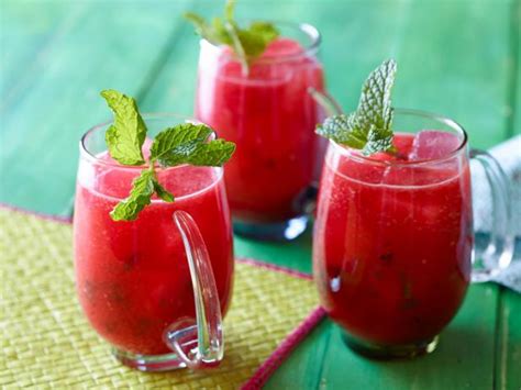 watermelon-and-mint-agua-fresca-fresh-fruit image