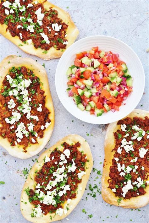 turkish-spicy-lamb-pizzas-lahmacun-easy-peasy image