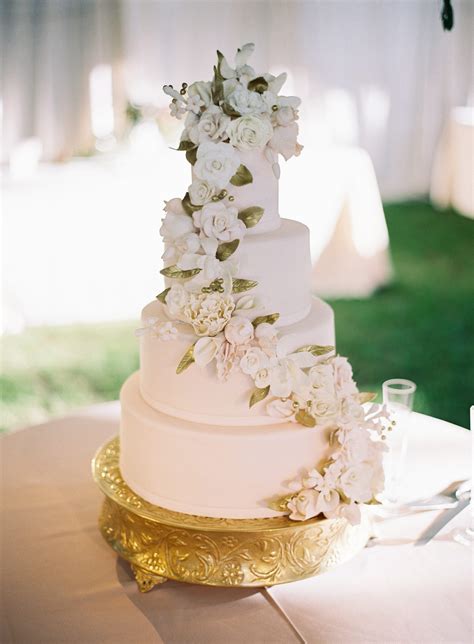 the-best-fall-wedding-cakes-martha-stewart image