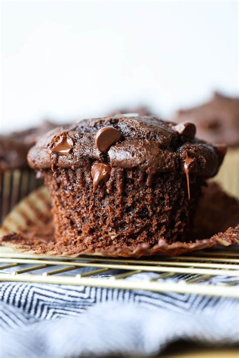 perfectly-moist-chocolate-muffins-cookies-and-cups image
