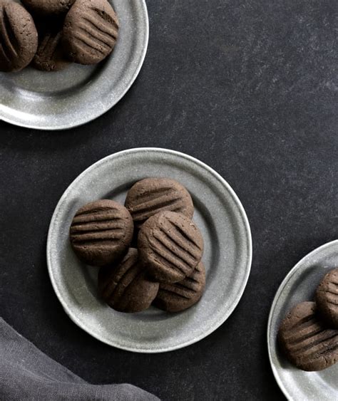 chocolate-gluten-free-meltaway-cookies-easy-drop image