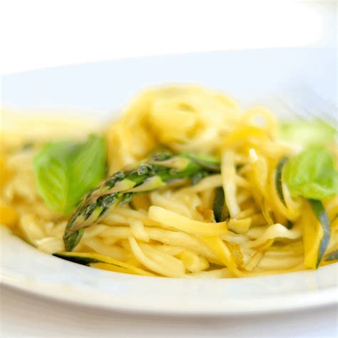 low-carb-zucchini-pasta-with-lemon-and-asparagus image