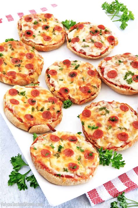 the-easiest-english-muffin-pizza-quick-and-tasty image