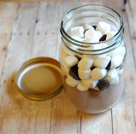 gifts-for-giving-snowman-soup-in-a-jar-diy-the image