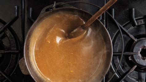 how-to-make-gluten-free-gravy-that-actually-tastes image