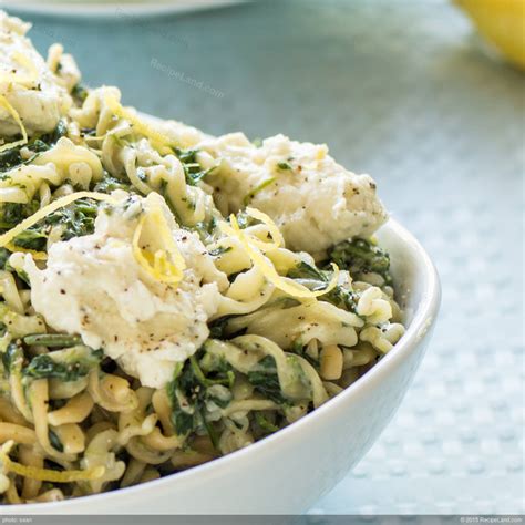 fusilli-or-rotini-with-ricotta-and-spinach image