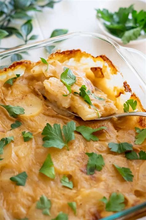 unbelievably-dairy-free-scalloped-potatoes-vibrantly-g image