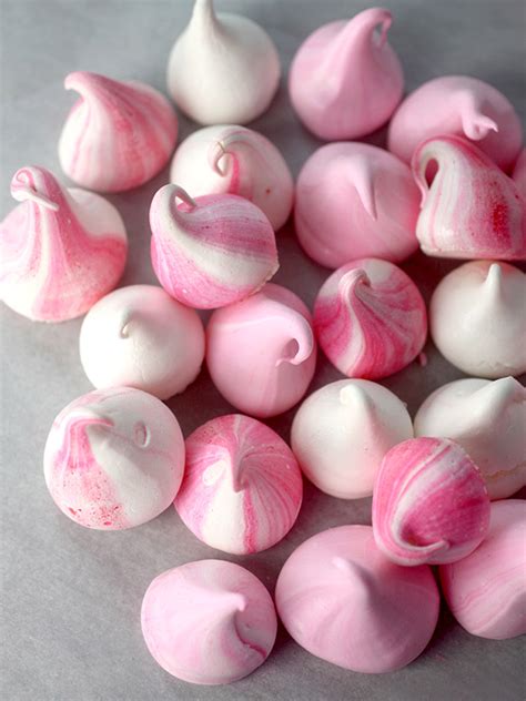 meringue-kisses-bakerella image