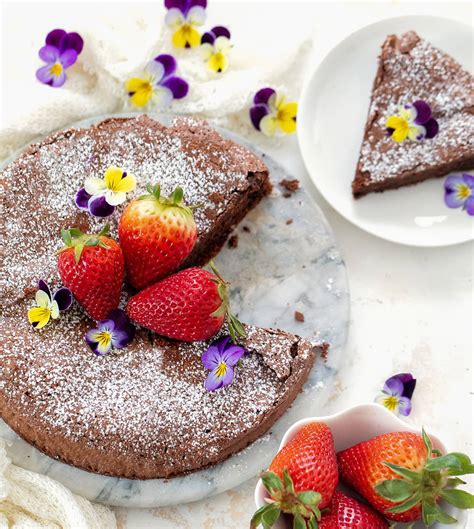 2-ingredient-chocolate-cake-no-flour-or-butter image