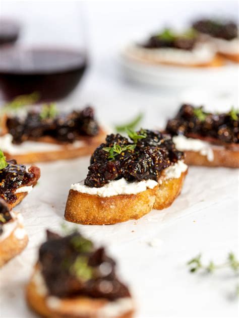 fig-compote-and-goat-cheese-crostini-fork-in-the image