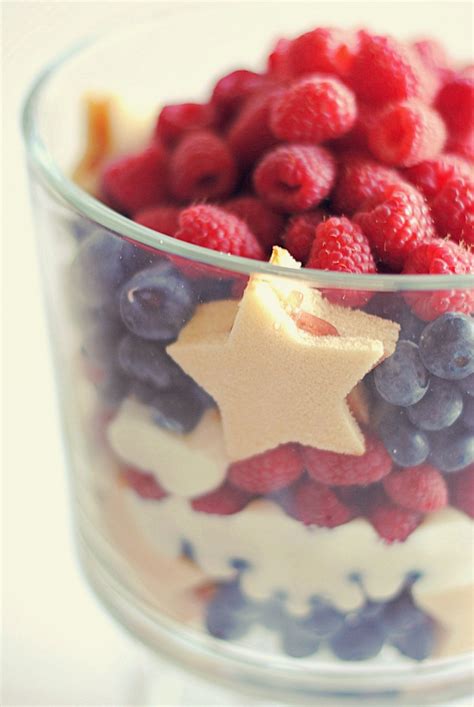 patriotic-berry-trifle-eat-yourself-skinny image