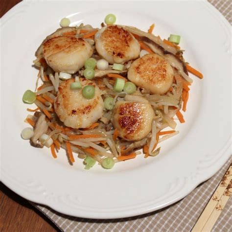 scallops-with-stir-fried-vegetables-cooks image