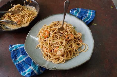 garlic-shrimp-linguine-pasta-recipe-by-archanas-kitchen image