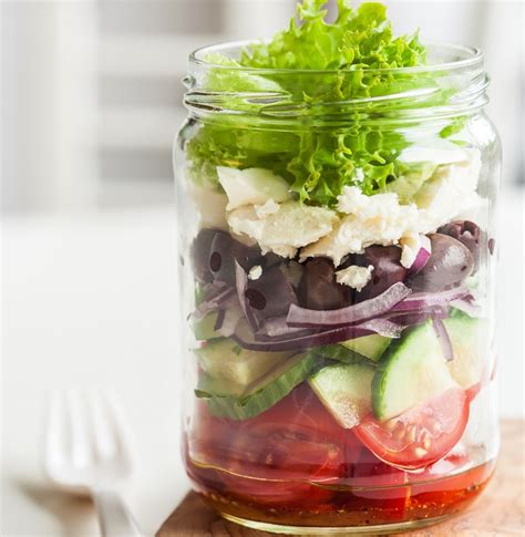 greek-salad-mason-jar-the-leaf-nutrisystem-blog image