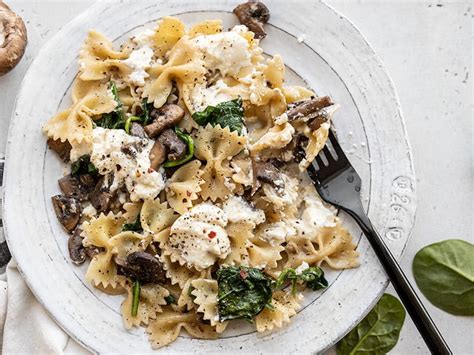 mushroom-and-spinach-pasta-with-ricotta-budget-bytes image