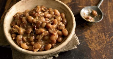 vermont-style-baked-beans-recipe-yankee-magazine image