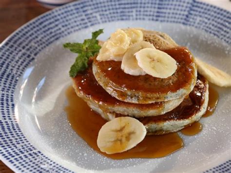 blue-corn-pancakes-with-piloncillo-syrup-and-passion image