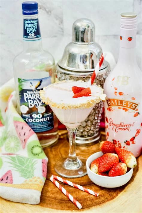 strawberry-shortcake-martini-cocktails-with-class image