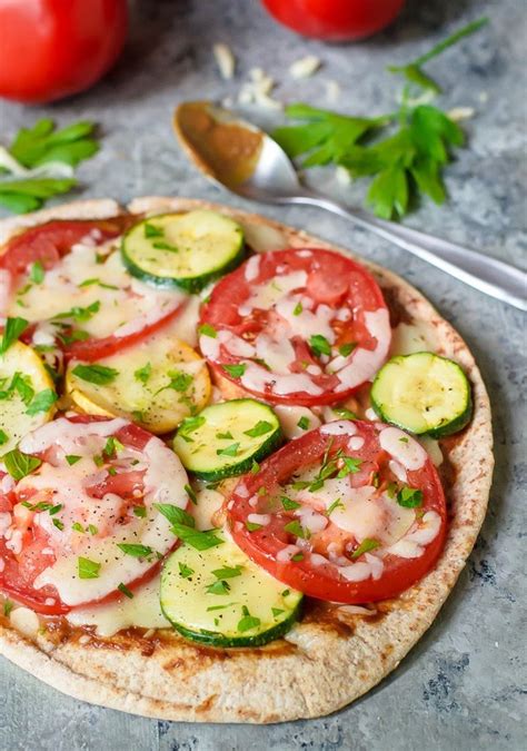 pita-pizza-with-hummus-healthy-vegetarian image