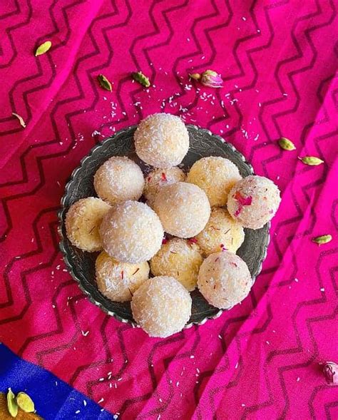 instant-coconut-ladoo-3-ingredients-ready-in-10 image