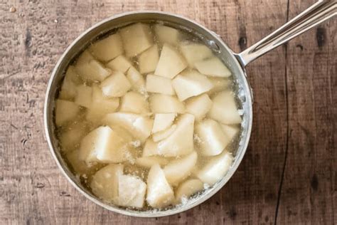 roasted-garlic-mashed-potatoes-the-mediterranean image