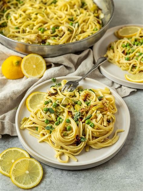 vegan-lemon-butter-pasta-with-peas-leeks image