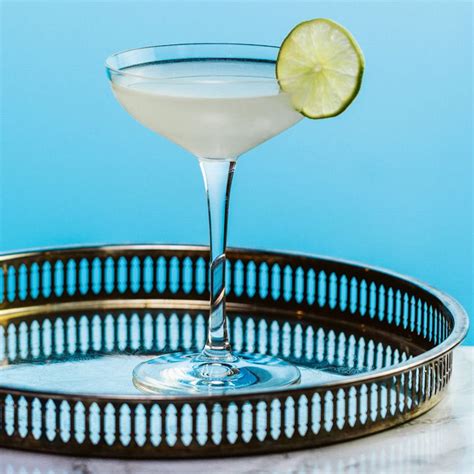 gimlet-cocktail-recipe-liquorcom image