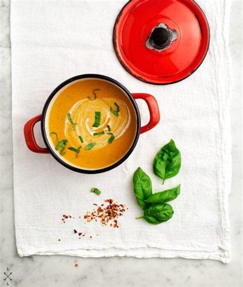 vegan-creamy-sun-dried-tomato-soup image