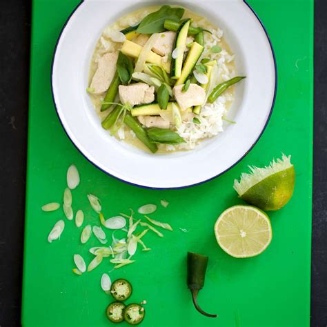 thai-green-curry-chicken-with-zucchini-and-green-beans image