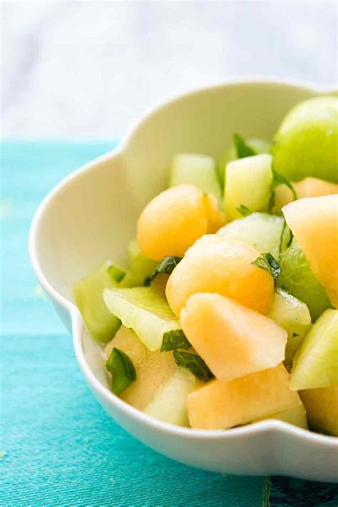 healthy-fruit-snacks-31-ways-to-jazz-up-your-fruit image