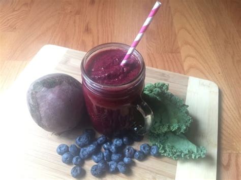beet-blueberries-kale-smoothie-recipe-choose image