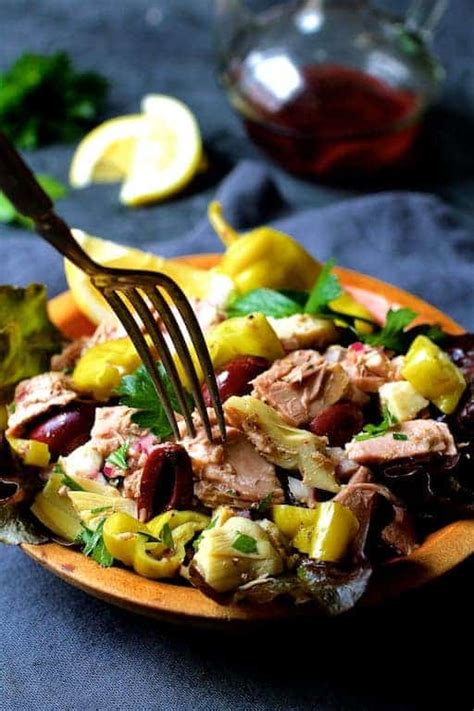 tuna-salad-recipe-with-white-beans-and-artichokes image