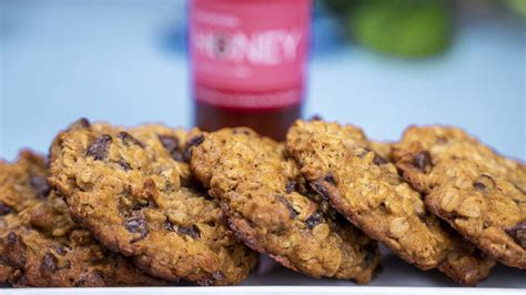 lets-talk-comfort-food-honey-oatmeal-cookies image