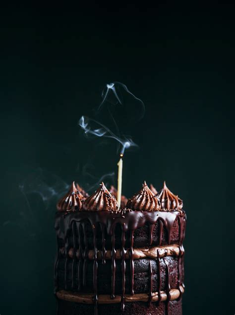 chocolate-cake-with-chocolate-hazelnut-frosting-call image