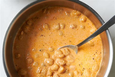 20-minute-coconut-chickpea-curry image