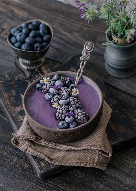 overnight-oats-blueberry-bowl-rainbow-in-my-kitchen image