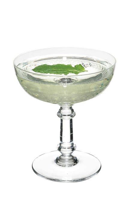 emerald-martini-cocktail-recipe-diffords-guide image