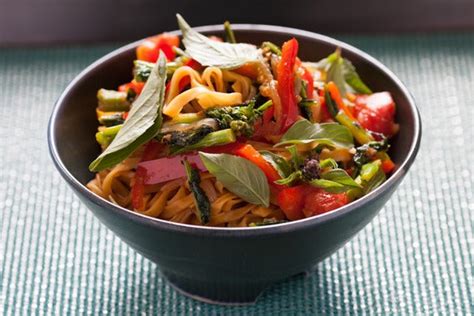 roadside-noodles-with-bell-pepper-tomato-broccoli image