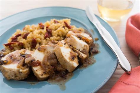 chicken-roulades-with-white-wine-reduction-cutcocom image