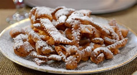 fried-ribbon-cookies-crostoli image