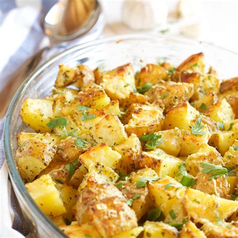 garlic-parmesan-oven-roasted-potatoes-the-busy-baker image