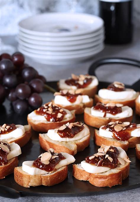 fig-jam-and-brie-crostini-appetizer-creative-culinary image