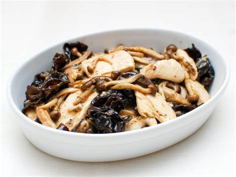 stir-fried-chicken-with-mushrooms-and-oyster-sauce image