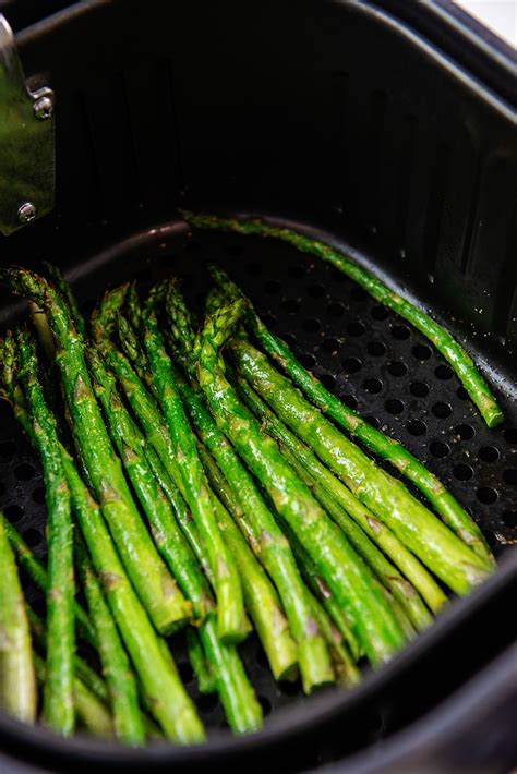 garlic-parmesan-air-fryer-asparagus image
