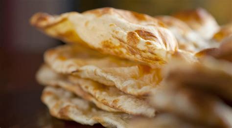 how-to-to-make-flatbread-9-recipes-from-around-the image