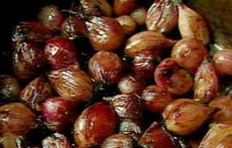 compote-of-glazed-shallots-recipes-delia-online image