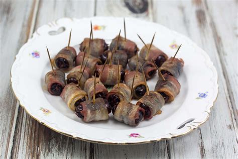 dates-with-bacon-super-easy-and-delicious image